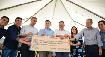 Gameleira inaugura obra de pavimentação urbana realizada com recursos do Goiás na Frente